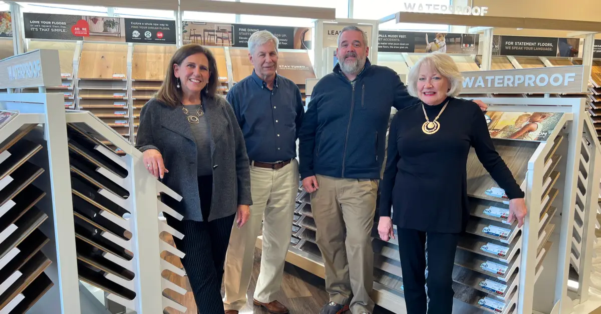 Staff in flooring showroom in Ohio for Buddy's Flooring America 