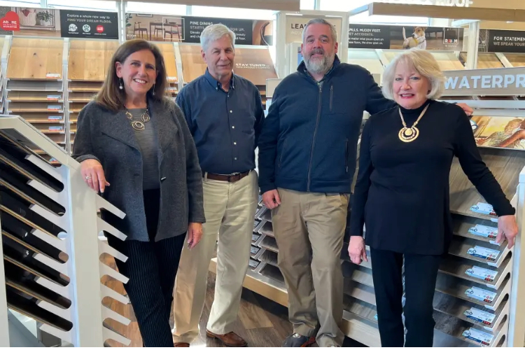 Staff in flooring showroom in Ohio for Buddy's Flooring America 